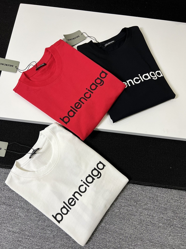 ブランドTシャツ側面デザイン